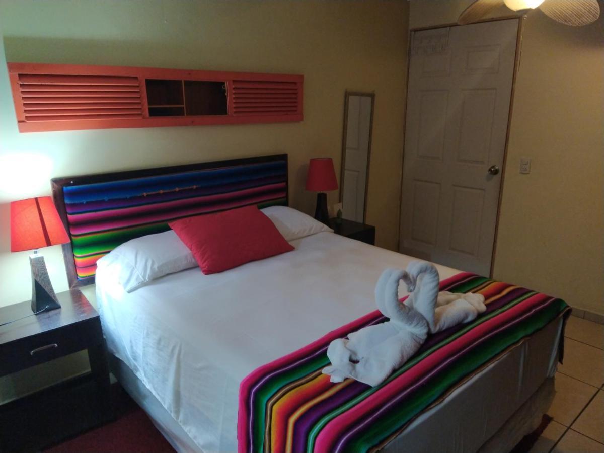 Hotel Antiguo Antiguo Cuscatlan Екстер'єр фото