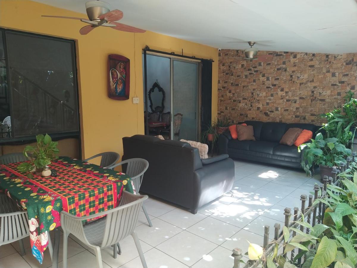 Hotel Antiguo Antiguo Cuscatlan Екстер'єр фото