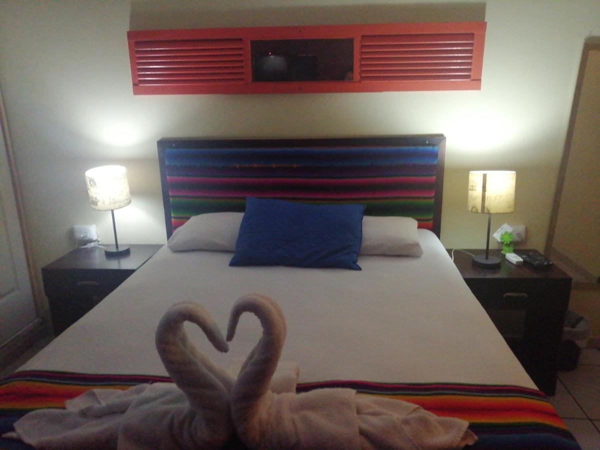 Hotel Antiguo Antiguo Cuscatlan Екстер'єр фото