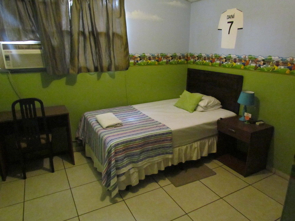 Hotel Antiguo Antiguo Cuscatlan Екстер'єр фото