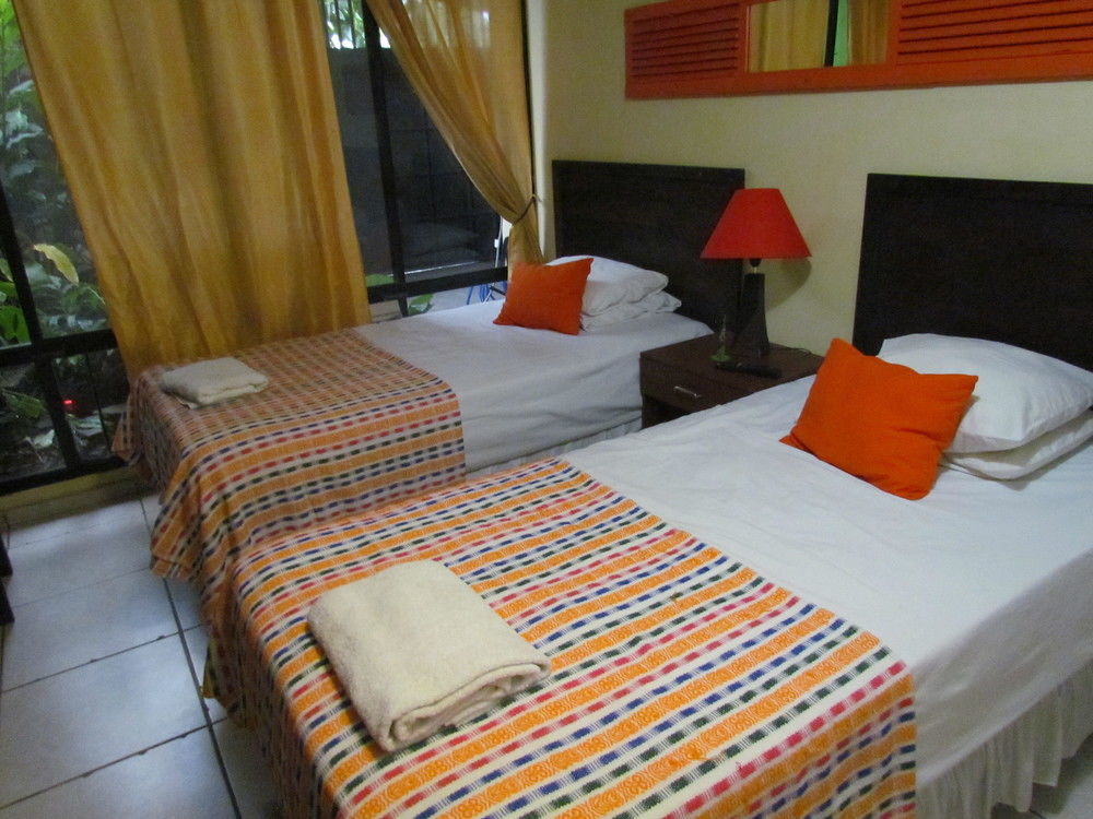 Hotel Antiguo Antiguo Cuscatlan Екстер'єр фото