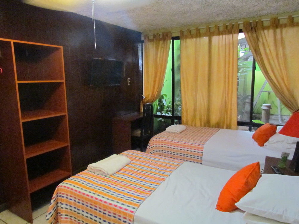 Hotel Antiguo Antiguo Cuscatlan Екстер'єр фото